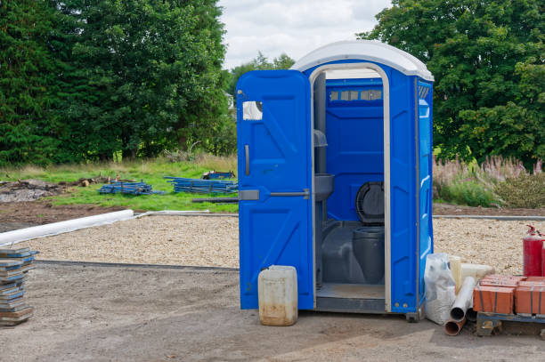 Best VIP or Luxury Restroom Trailers  in Menands, NY